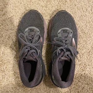 Brooks Tennis Shoes